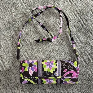 Vera Bradley crossbody travel wallet purse clutch with detachable strap